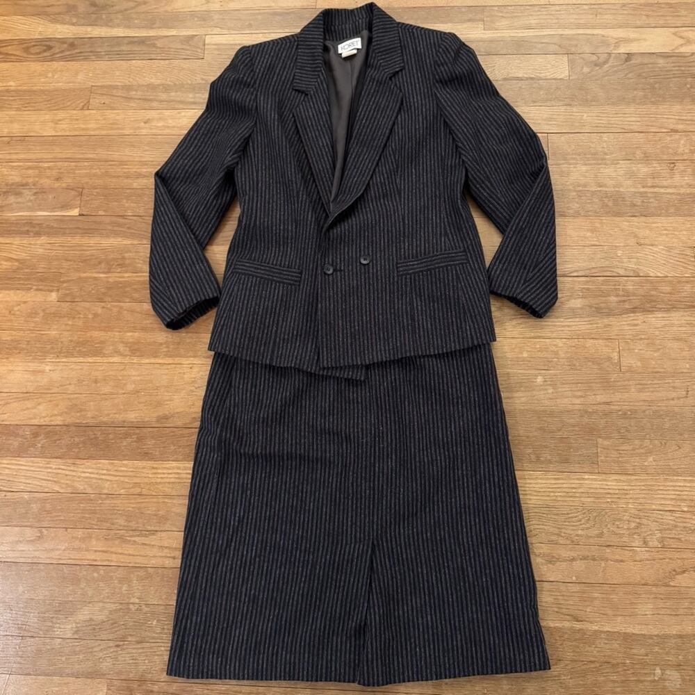 Koret wool blend gray rust jacket and skirt size 14
 b18